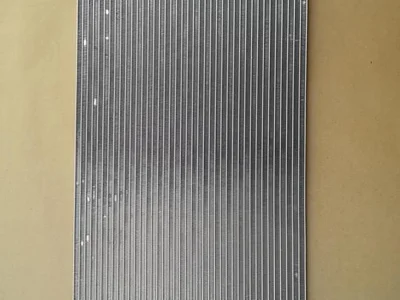Opel 39025498 INSIGNIA A (G09) 2010 Radiateur - Image 1