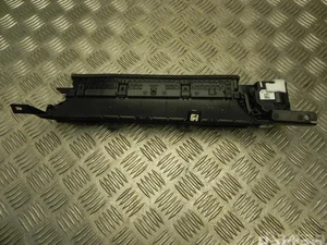 Tesla 1083325-00-F, 1083325-00-F / 108332500F, 108332500F Model Y 2022 Évent