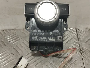 Mercedes-Benz A1728701458 CLS (C218) 2013 Interface multimédia avec unité de contrôle