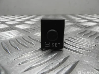 Toyota 15D084 YARIS (_P13_) 2020 Commutateur/ Bouton - Image 1