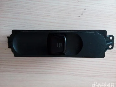 Mercedes-Benz A 639 545 14 13 / A6395451413 VITO Bus (W639) 2013 Bouton de lève-vitre - Image 1