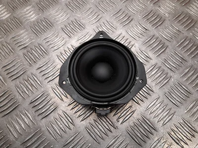 Volkswagen 7P6 035 415 C / 7P6035415C TOUAREG (7P5) 2011 Haut-parleur Right Front - Image 1