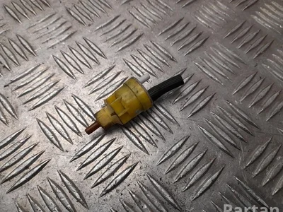 Mercedes-Benz 126 800 00 78 / 1268000078 S-Class W126 1983 Valve magnétique - Image 1