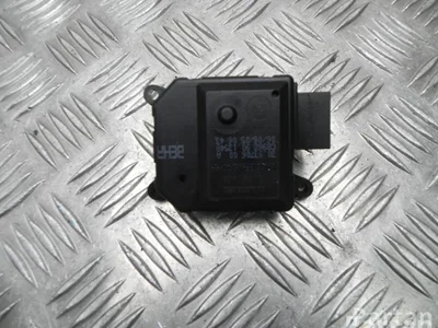 Opel 30.93706.00 / 309370600 ZAFIRA B (A05) 2008 Moteur de réglage pour volet de régulation - Image 1