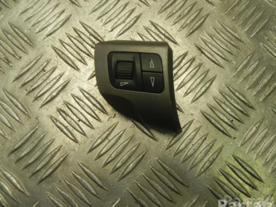 Vauxhall 13208858 VECTRA Mk II (C) 2007 Bouton multifonction pour volant - Image 1