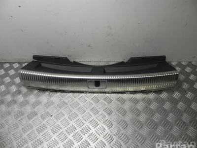 Audi 8W8864483C A5 (F53) 2020 Couvercle pour porte-cadenas - Image 1