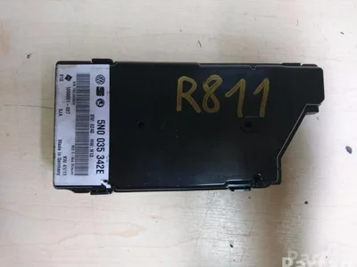 Volkswagen 5N0 035 342 E / 5N0035342E GOLF VI (5K1) 2012 Interface multimédia avec unité de contrôle - Image 1