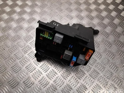 Mercedes-Benz A2139065706 EQC (N293) 2022 Boîte à fusibles - Image 1