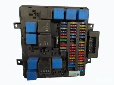 Renault Trucks 5010516886 MIDLUM 2003 Fuse box - Image 1