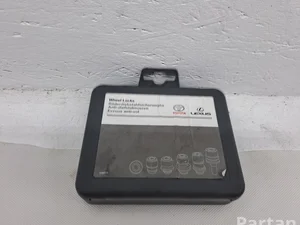 Toyota PW45600000 C-HR (_X1_) 2019 Écrous / boulons de roue antivol