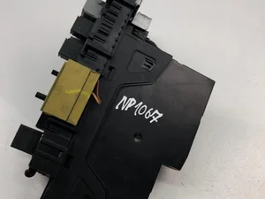 Mercedes-Benz 2049008601 C-CLASS (W204) 2012 Unidad de control central para sistema de confort