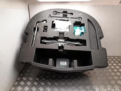 Lexus 64779-33300 / 6477933300 ES VII XZ10 2024 Boîte à outils - Image 1