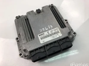 Renault 8200726880; 0281015323 / 8200726880, 0281015323 LAGUNA III (BT0/1) 2010 Unidad de control del motor