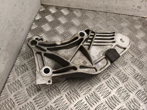 BMW 8849090 5 G60 2025 Motorhalter