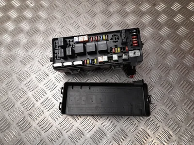 Chrysler P05087191AG, 04759996AB 300 C Touring (LX) 2007 Boîte à fusibles - Image 1