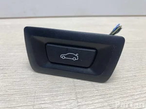 BMW 5A64C24 ; 61315A64C2401 / 5A64C24, 61315A64C2401 iX3 (G08) 2024 Przycisk otwierania bagażnika