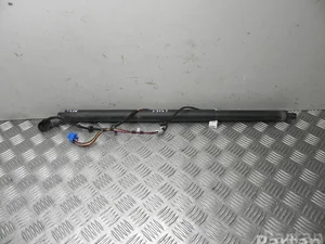 Mercedes-Benz A1568900230 GLA-CLASS (X156) 2016 Ressort à gaz