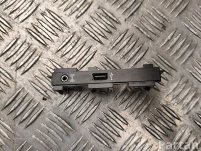 Volkswagen 5TA 863 324 B, 5Q0 035 724 / 5TA863324B, 5Q0035724 TOURAN (5T1) 2017 Yстройство ввода AUX USB - Изображение 1