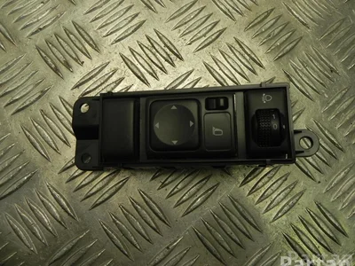 Nissan 681RUBV80A JUKE (F15) 2016 Bouton de miroir électrique - Image 1