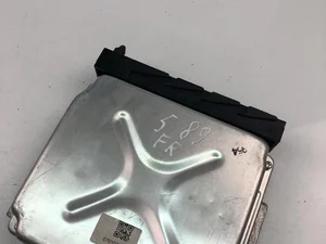 Volvo 07010201130 V70 II (SW) 2001 Moduł sterujący silnika