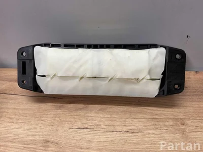Mercedes-Benz A2058600002 C-CLASS T-Model (S205) 2015 Airbag de passager - Image 1