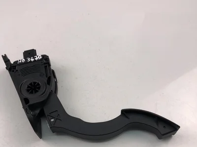 Volvo 31280597 V40 hečbekas 2014 Akseleratoriaus pedalas - Nuotrauka 1