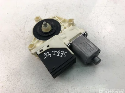 Renault 827306548R MEGANE III Hatchback (BZ0_) 2011 Moteur de lève-vitre - Image 1