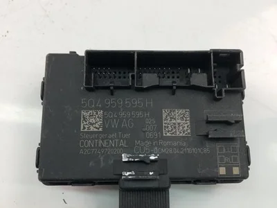 Škoda 5Q4959595H Octavia Mk4 Combi 2022 Unité de commande pour porte - Image 1