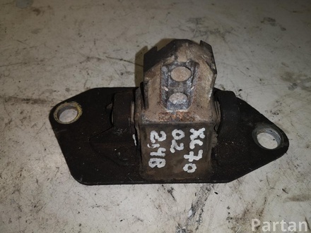 VOLVO 8624757 XC70 CROSS COUNTRY 2002 Engine Mounting Lower