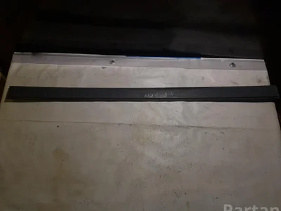 Volvo S80 I (TS, XY) 2001 Накладка декоративная спереди справа - Изображение 1