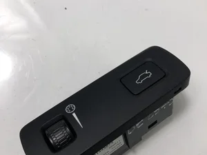 Volvo P31443873 XC60 II (246) 2020 Mygtukas, bagažinės dangčio