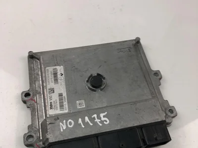 Dacia 237107175R; 237105499R / 237107175R, 237105499R SANDERO II 2015 Unité de contrôle moteur - Image 1