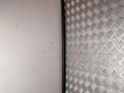 Hyundai 667 Bayon 2022 Décoration de cadre de verre porte Right Rear - Image 1