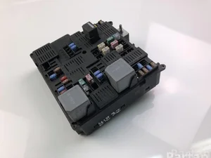 Volvo 31473771 XC60 II (246) 2017 Caja de fusibles