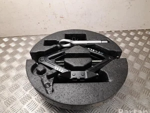 Mercedes-Benz 30633987 B-Class (W247) 2022 Boîte à outils