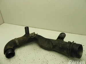 Škoda 6Q0 129 654 BD / 6Q0129654BD FABIA II (542) 2009 Prise d'air / Conduit d'air d'admission