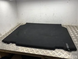 Toyota 58410-0D230 / 584100D230 Yaris Cross XP210 2022 Plegue de moldura del maletero