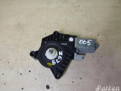 Nissan C22010-100 / C22010100 QASHQAI II (J11, J11_) 2014 Moteur de lève-vitre Left Front - Image 1