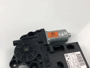 Volvo 979038-101 / 979038101 V50 (MW) 2009 Moteur de lève-vitre Right Front