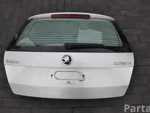 Škoda Brilliant Silver Metallic 8E/A7W / BrilliantSilverMetallic8EA7W OCTAVIA III Combi (5E5) 2015 Tailgate