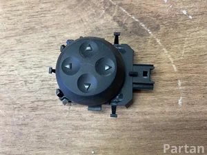 Mercedes-Benz A1679058001 EQA 2021 Schalter für Sitzverstellung vorne links