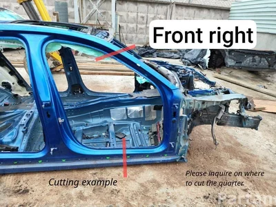 Porsche PANAMERA (971) 2017 Quart de corps Right Front - Image 1