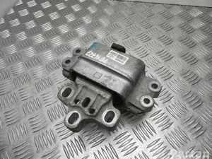 Volkswagen 1K0 199 555 AT / 1K0199555AT PASSAT Variant (365) 2012 Support moteur