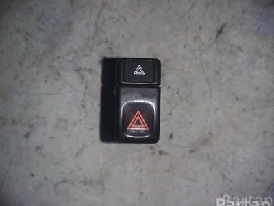 Volvo 9128265 850 Estate (LW) 1994 Éclairage d'urgence / interrupteur de danger - Image 1