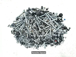 Porsche Taycan 2021 Boulon complect