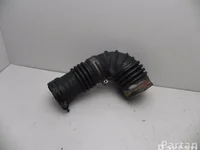 Mazda R2AA 13 76X / R2AA1376X 6 Saloon (GH) 2010 Prise d'air / Conduit d'air d'admission