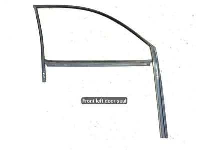 Rolls-Royce 7200331, 7200332 GHOST (RR4) 2010 Uszczelka szyby bocznej z przodu z lewej - Zdjęcie 1