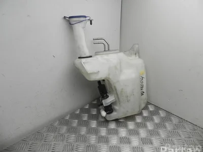 Mercedes-Benz A 231 860 05 60 / A2318600560 SL (R231) 2015 Réservoir d'eau de nettoyage - Image 1