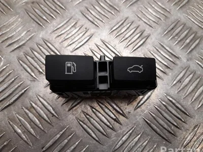 Lexus 15F477 ES VII XZ10 2019 Commutateur multiple - Image 1