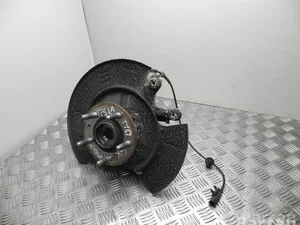 Tesla 85D MODEL S 2015 Logement de roulement de roue Left Rear